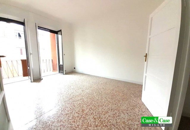 Zona S.AGOSTINO, TRILOCALE piano alto